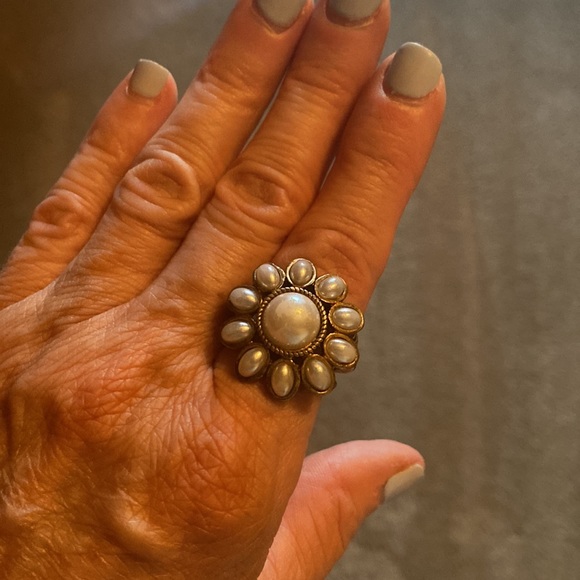 Brass Flower Ring Size 8 - Picture 1 of 4